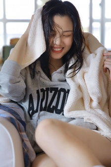 和父母四个人换着玩好个